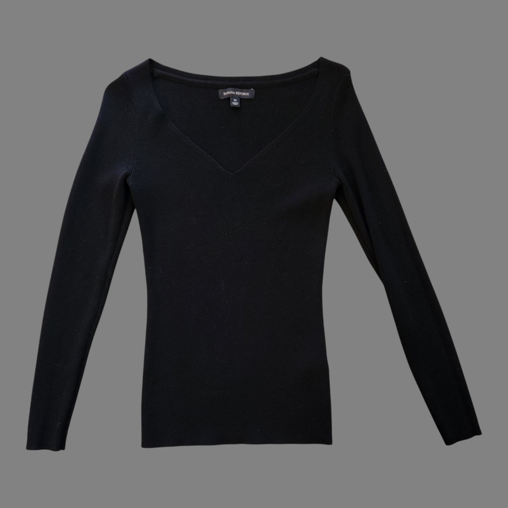 Black Long Sleeve V-Neck Top